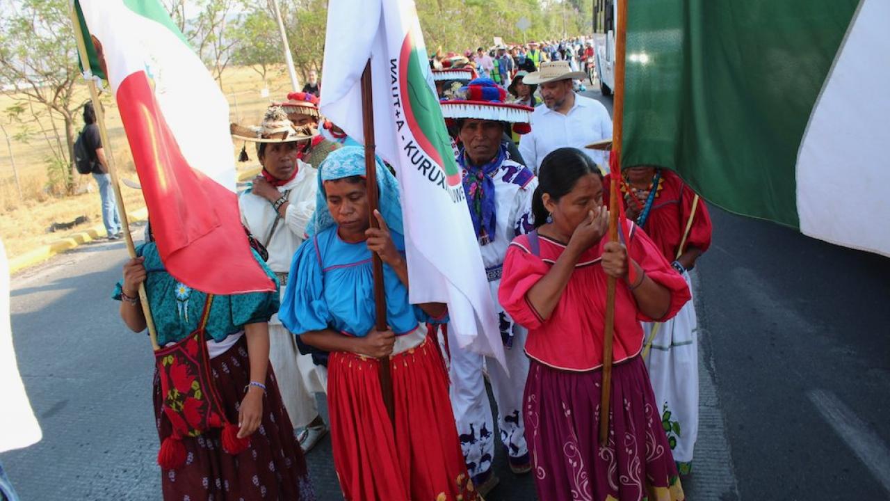 The caravan makes its way along the highways of Zapópan on the outskirts of Guadalajara - Photograph ©Tracy Barnett 2022