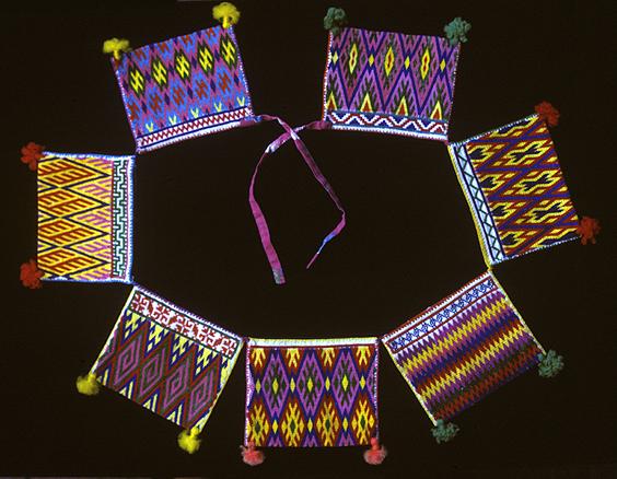 Embroidered belt of pouches or carrillera. Photograph ©Yvonne Negrín 2002 - 2018 