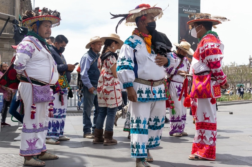 La Jornada ~ Sheinbaum emitira decreto para restituir tierras wixárikas