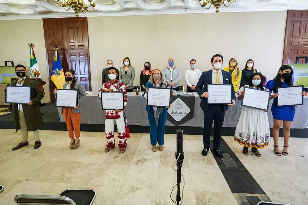 Portrait of the seven students who received the 2021 Premio Estatal a la Joventud for the State of Jalisco.
